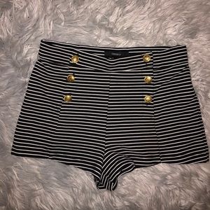 Black and white Forever21 shorts